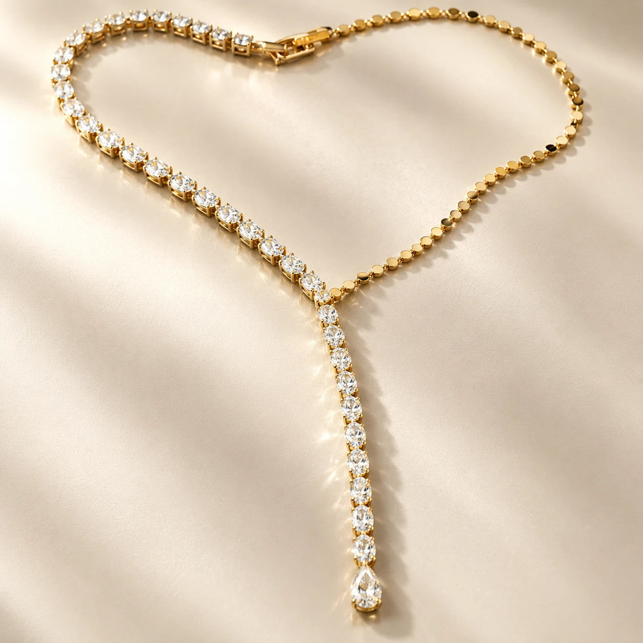 IIIAM ÉLIA necklace — full detail